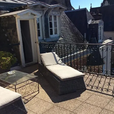 La Demeure De Laclais Bed & Breakfast 3*