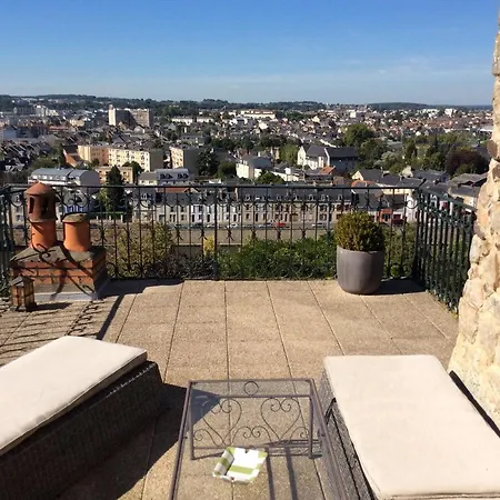 La Demeure De Laclais Bed and Breakfast 4*