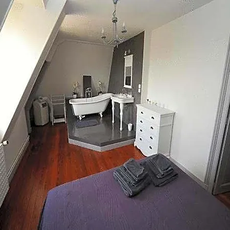 La Demeure De Laclais Bed and Breakfast Λε Μανς