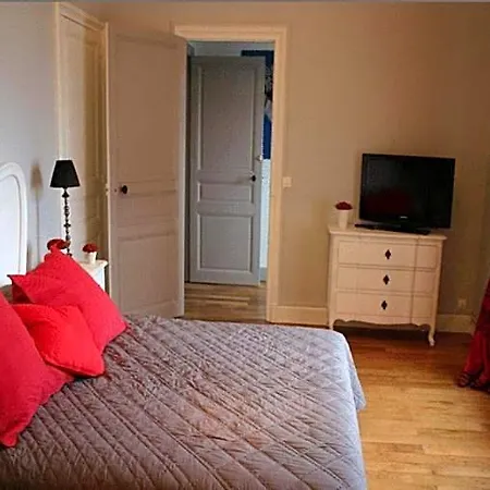 La Demeure De Laclais Bed and Breakfast 3*